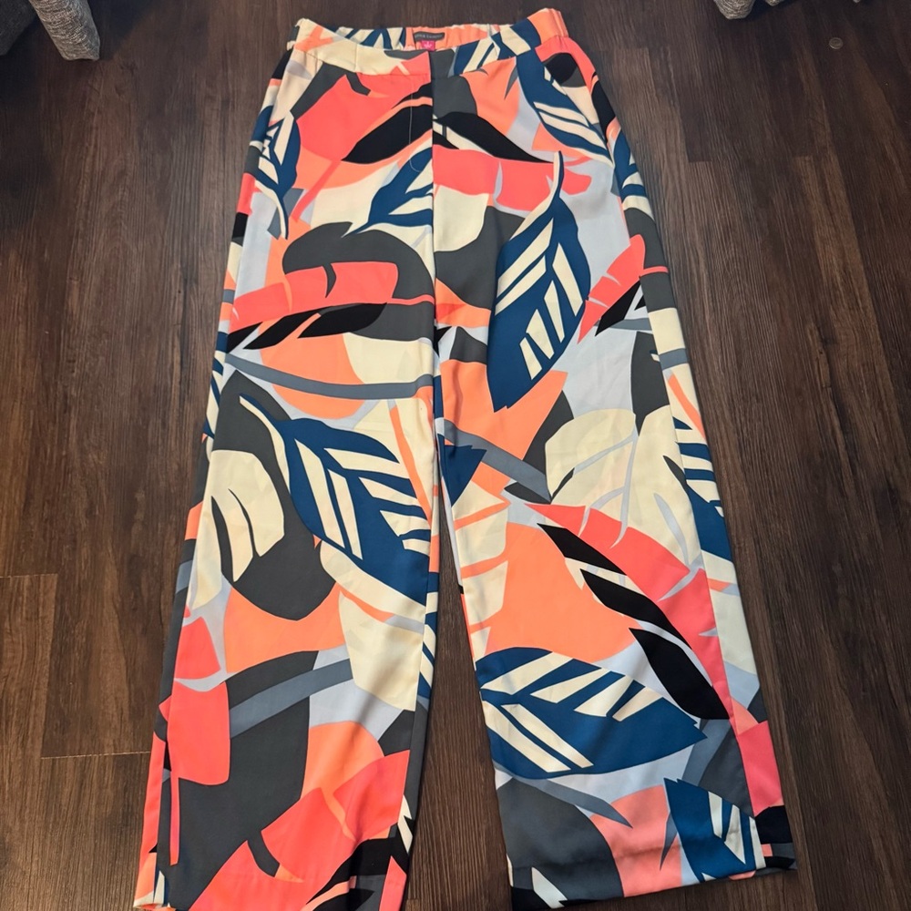 VINCE CAMUTO SZ 2 Pants Women’s TROPICAL FLORAL PANTS SILKY Wide Leg